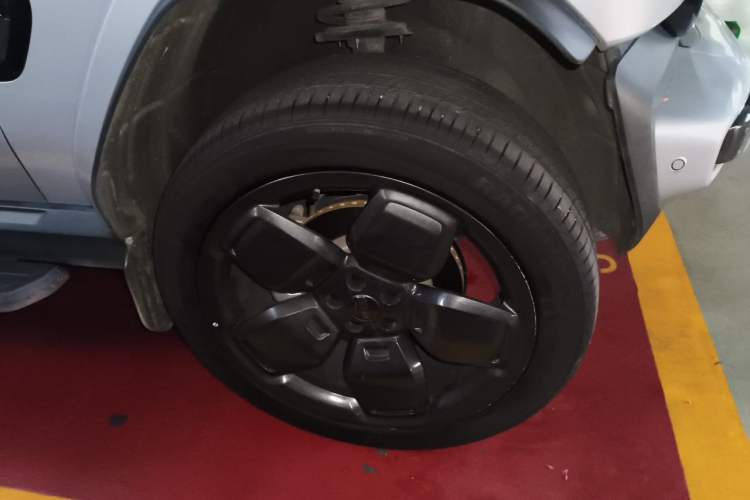 Used iCAR V23 2025 501 Four-Wheel Drive Intelligent Driving Version Right Front Wheel Hub
