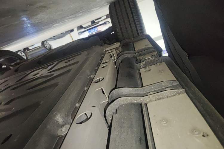 Used iCAR V23 2025 501 Four-Wheel Drive Intelligent Driving Version Right Side Sill