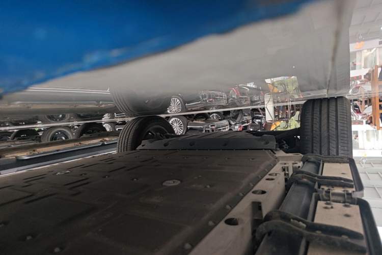 Used iCAR V23 2025 401 Two-Wheel Drive Intelligent Driving Version Right Side Sill