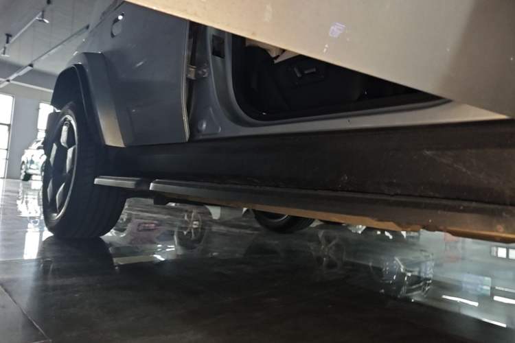 Used iCAR V23 2025 501 Four-Wheel Drive Advanced Version Right Side Sill