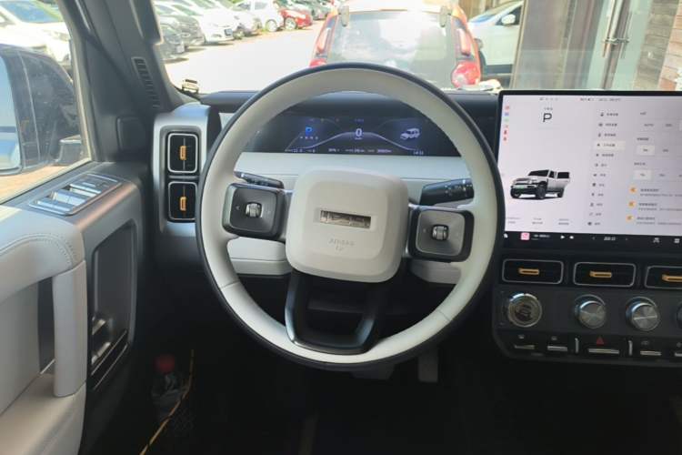 Used iCAR V23 2025 401 Two-Wheel Drive Intelligent Driving Version Steering Wheel
