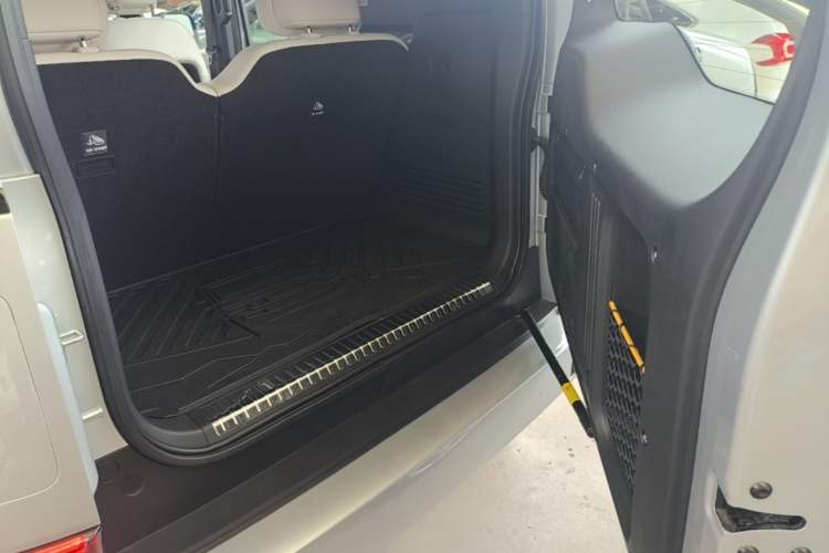 Used iCAR V23 2025 401 Two-Wheel Drive Intelligent Driving Version Trunk