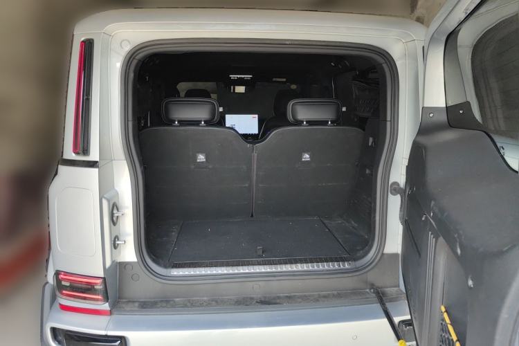 Used iCAR V23 2025 501 Four-Wheel Drive Advanced Version Trunk