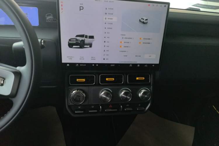 Used iCAR V23 2025 401 Two-Wheel Drive Intelligent Driving Version Audio And AC Panel