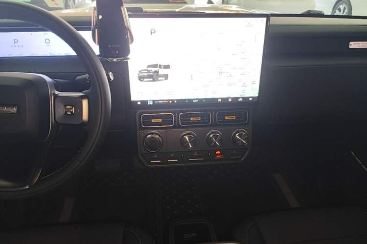 Used iCAR V23 2025 401 Two-Wheel Drive Intelligent Driving Version Audio And AC Panel