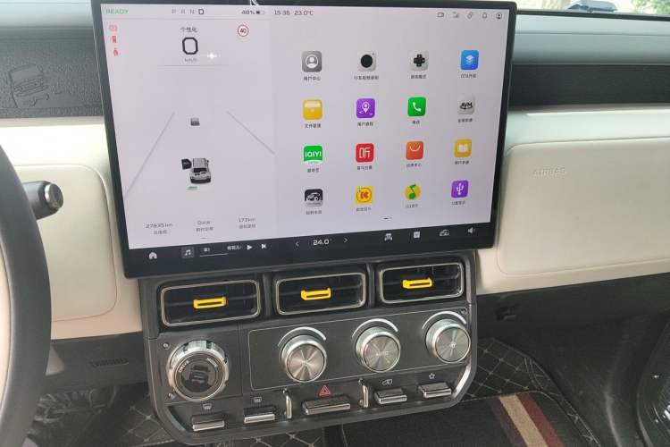 Used iCAR V23 2025 401 Two-Wheel Drive Intelligent Driving Version Audio And AC Panel