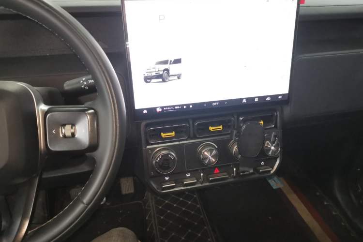 Used iCAR V23 2025 401 Two-Wheel Drive Intelligent Driving Version Audio And AC Panel