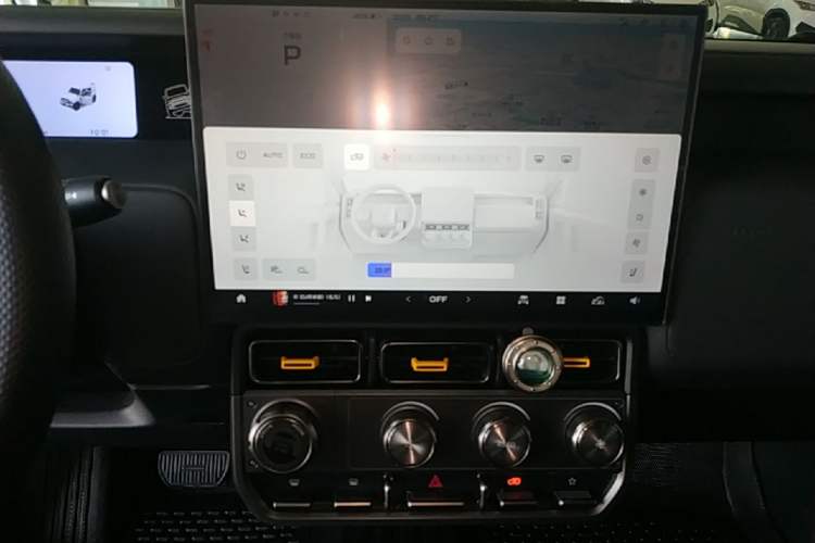 Used iCAR V23 2025 401 Two-Wheel Drive Intelligent Driving Version Audio And AC Panel