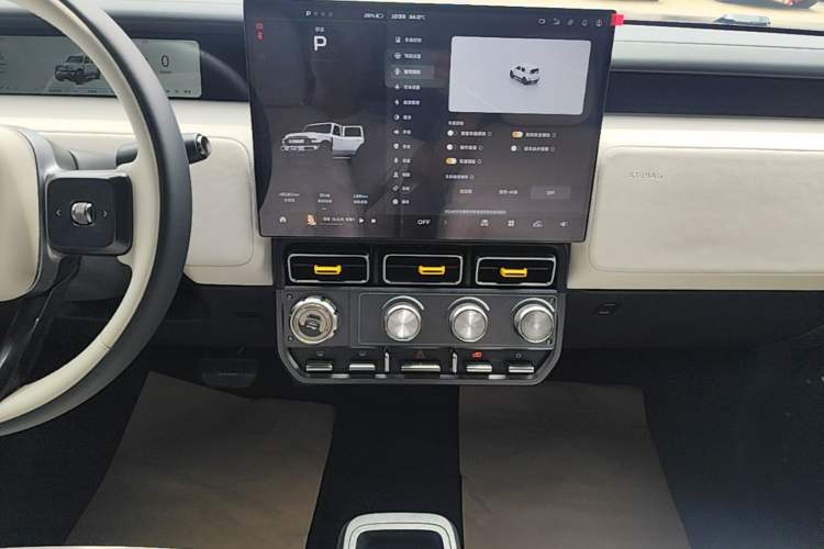 Used iCAR V23 2025 501 Four-Wheel Drive Intelligent Driving Version Audio And AC Panel