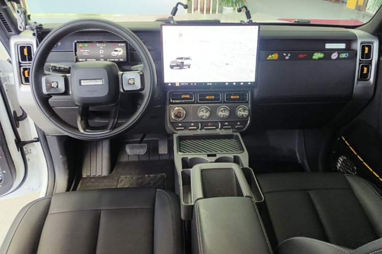 Used iCAR V23 2025 501 Four-Wheel Drive Intelligent Driving Version Center Console