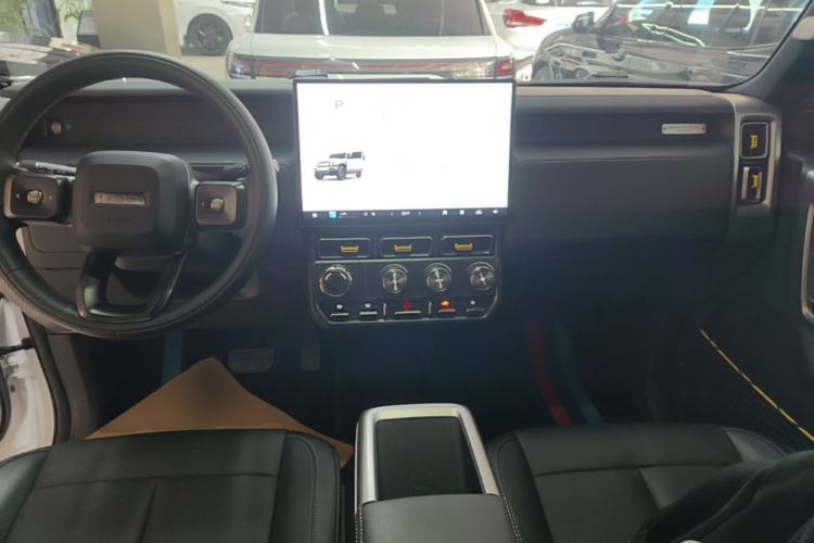 Used iCAR V23 2025 501 Four-Wheel Drive Intelligent Driving Version Center Console