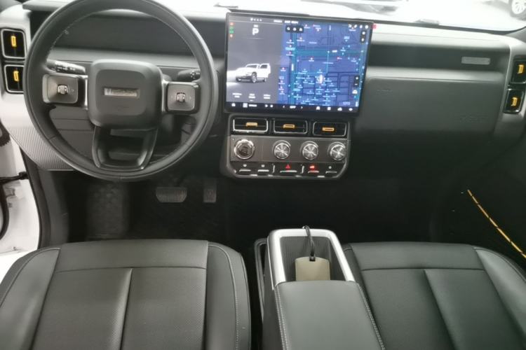 Used iCAR V23 2025 401 Two-Wheel Drive Advanced Edition Center Console