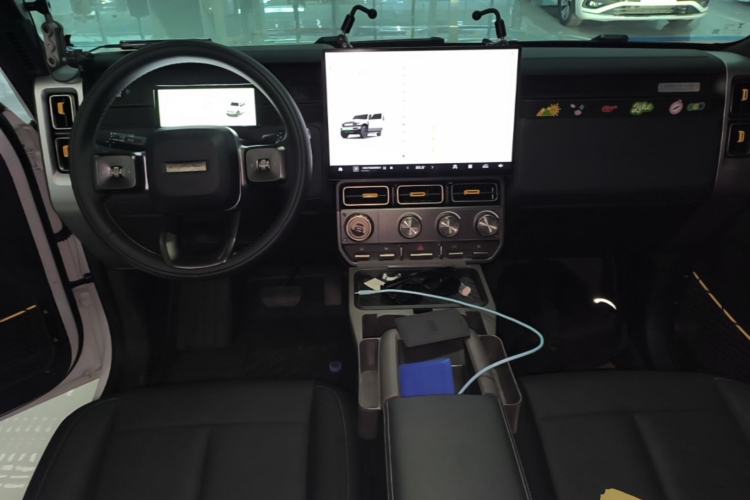 Used iCAR V23 2025 501 Four-Wheel Drive Intelligent Driving Version Center Console