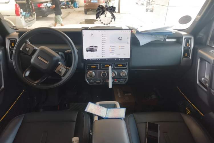 Used iCAR V23 2025 401 Two-Wheel Drive Intelligent Driving Version Center Console