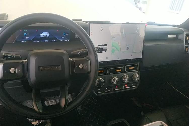 Used iCAR V23 2025 401 Two-Wheel Drive Intelligent Driving Version Center Console
