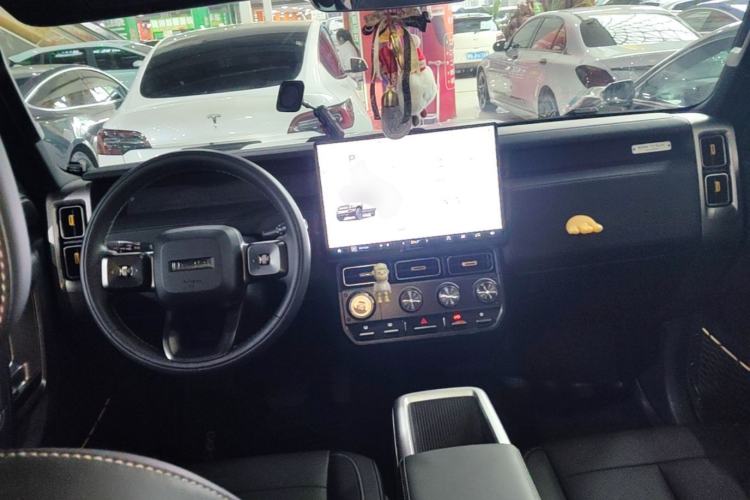 Used iCAR V23 2025 501 Four-Wheel Drive Intelligent Driving Version Center Console