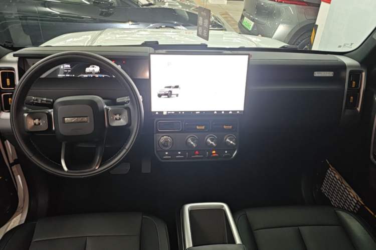 Used iCAR V23 2025 501 Four-Wheel Drive Intelligent Driving Version Center Console