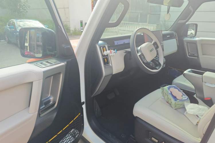 Used iCAR V23 2025 501 Four-Wheel Drive Intelligent Driving Version Driver Seat