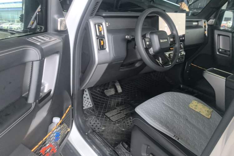 Used iCAR V23 2025 401 Two-Wheel Drive Intelligent Driving Version Driver Seat
