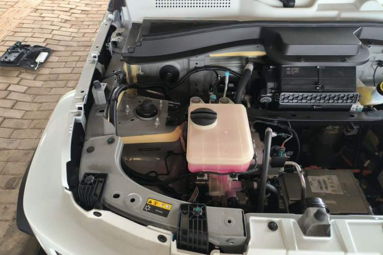 Used iCAR V23 2025 401 Two-Wheel Drive Advanced Edition Engine Bay Right