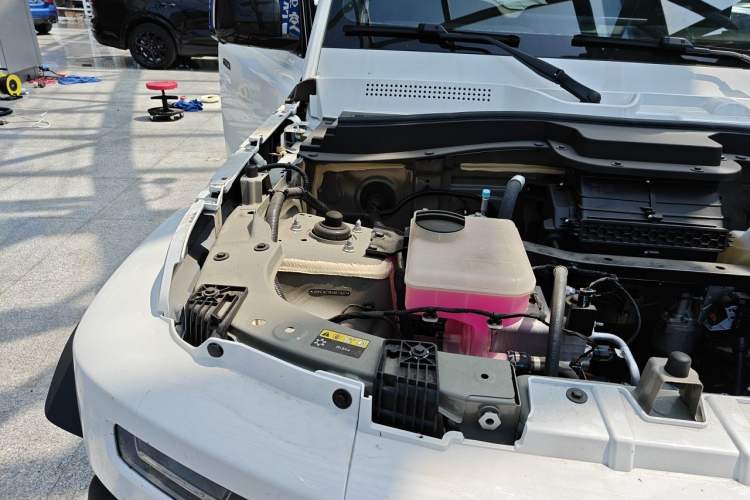 Used iCAR V23 2025 501 Four-Wheel Drive Intelligent Driving Version Engine Bay Right