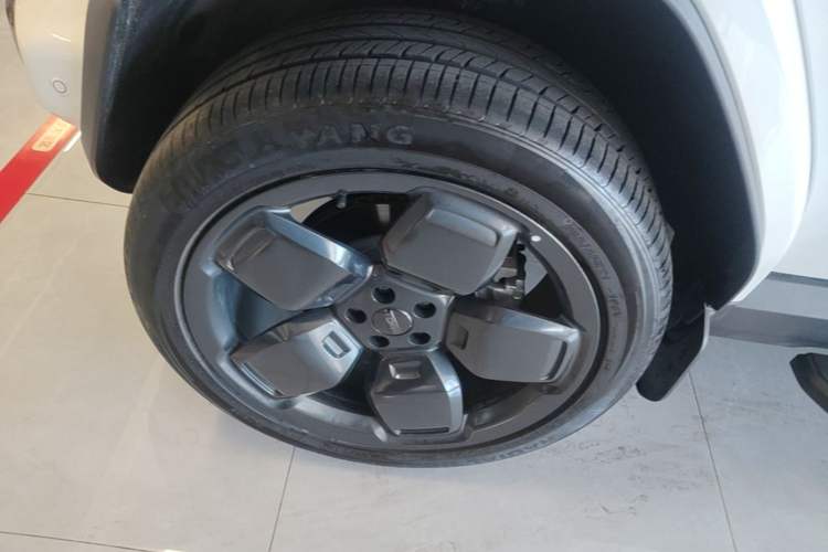 Used iCAR V23 2025 501 Four-Wheel Drive Intelligent Driving Version Exterior 4
