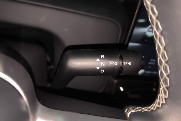 Used iCAR V23 2025 401 Two-Wheel Drive Intelligent Driving Version Gear Lever