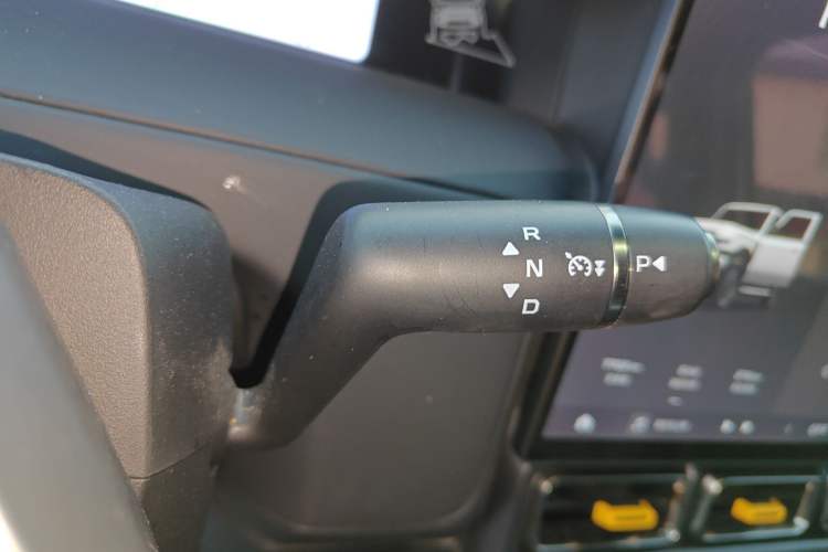 Used iCAR V23 2025 401 Two-Wheel Drive Advanced Edition Gear Lever
