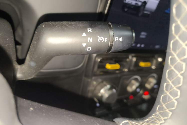 Used iCAR V23 2025 401 Two-Wheel Drive Advanced Edition Gear Lever
