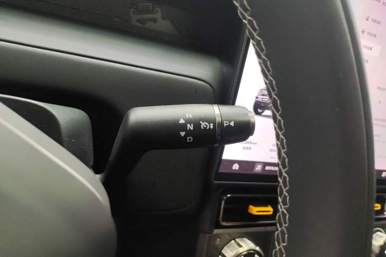 Used iCAR V23 2025 401 Two-Wheel Drive Advanced Edition Gear Lever