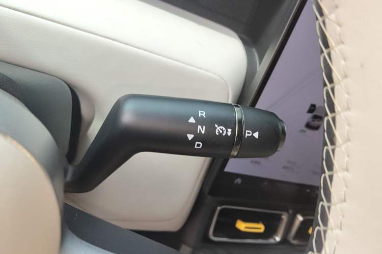 Used iCAR V23 2025 401 Two-Wheel Drive Intelligent Driving Version Gear Lever