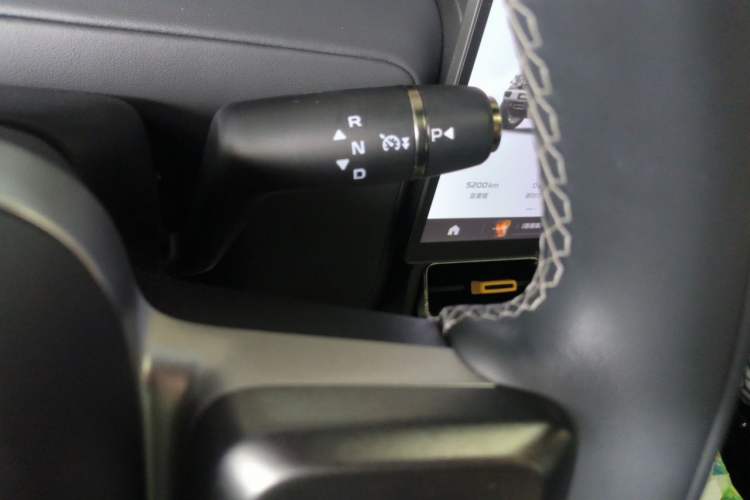 Used iCAR V23 2025 401 Two-Wheel Drive Advanced Edition Gear Lever