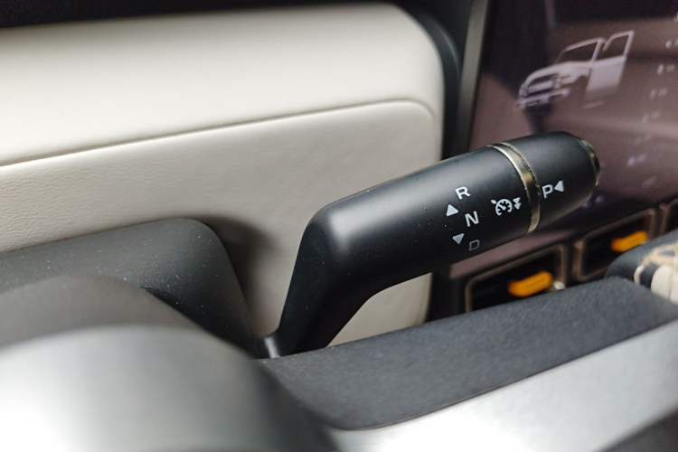 Used iCAR V23 2025 501 Four-Wheel Drive Intelligent Driving Version Gear Lever