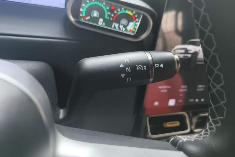 Used iCAR V23 2025 401 Two-Wheel Drive Advanced Edition Gear Lever