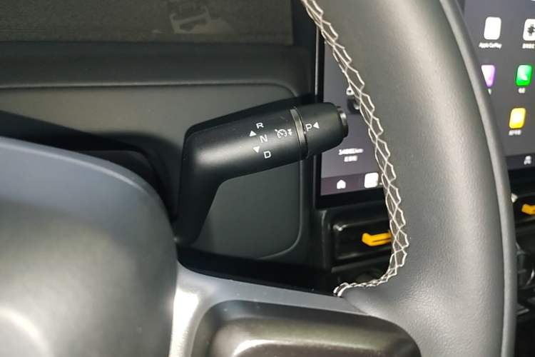 Used iCAR V23 2025 401 Two-Wheel Drive Advanced Edition Gear Lever