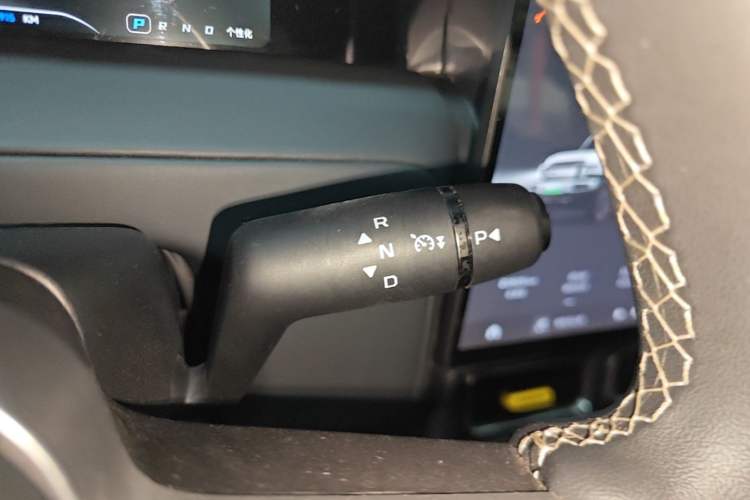 Used iCAR V23 2025 401 Two-Wheel Drive Advanced Edition Gear Lever