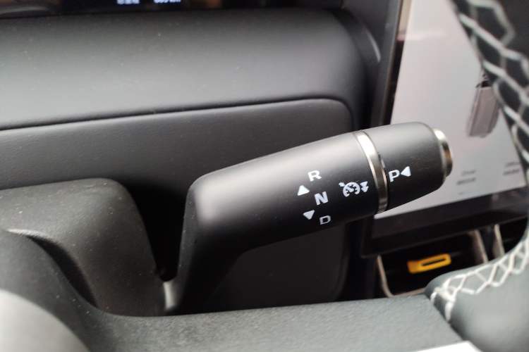 Used iCAR V23 2025 401 Two-Wheel Drive Advanced Edition Gear Lever