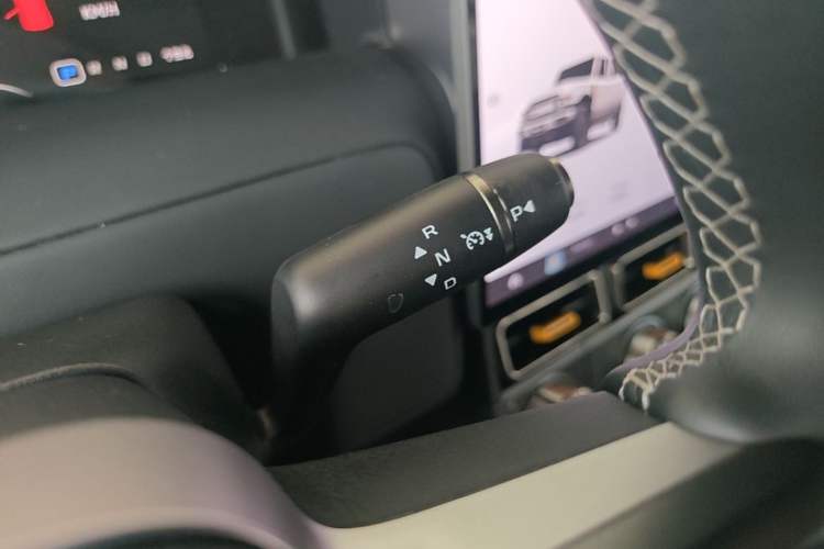 Used iCAR V23 2025 401 Two-Wheel Drive Advanced Edition Gear Lever
