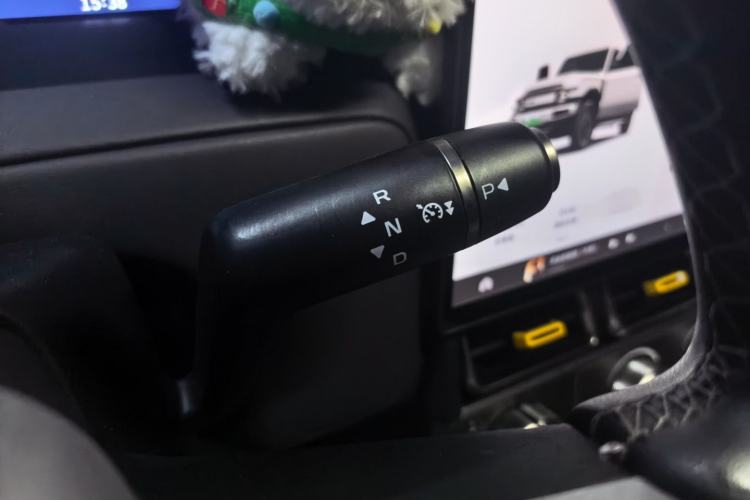 Used iCAR V23 2025 401 Two-Wheel Drive Advanced Edition Gear Lever