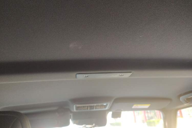 Used iCAR V23 2025 501 Four-Wheel Drive Advanced Version Headliner
