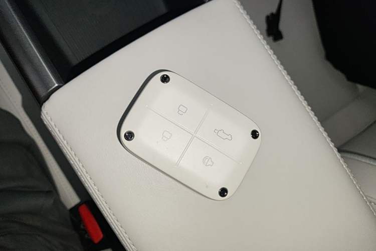 Used iCAR V23 2025 501 Four-Wheel Drive Intelligent Driving Version Interior 1