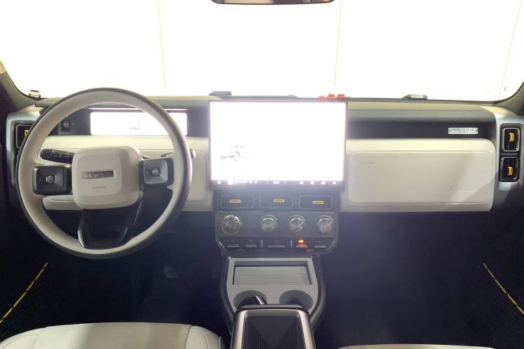 Used iCAR V23 2025 401 Two-Wheel Drive Intelligent Driving Version Interior 11