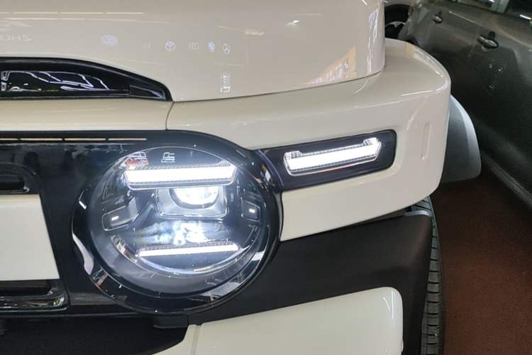 Used iCAR V23 2025 501 Four-Wheel Drive Intelligent Driving Version Left Front Headlight