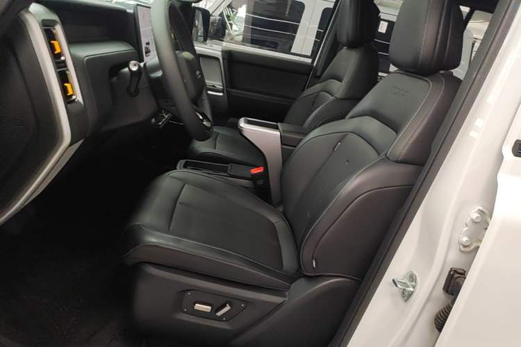 Used iCAR V23 2025 401 Two-Wheel Drive Advanced Edition Left Front Seat