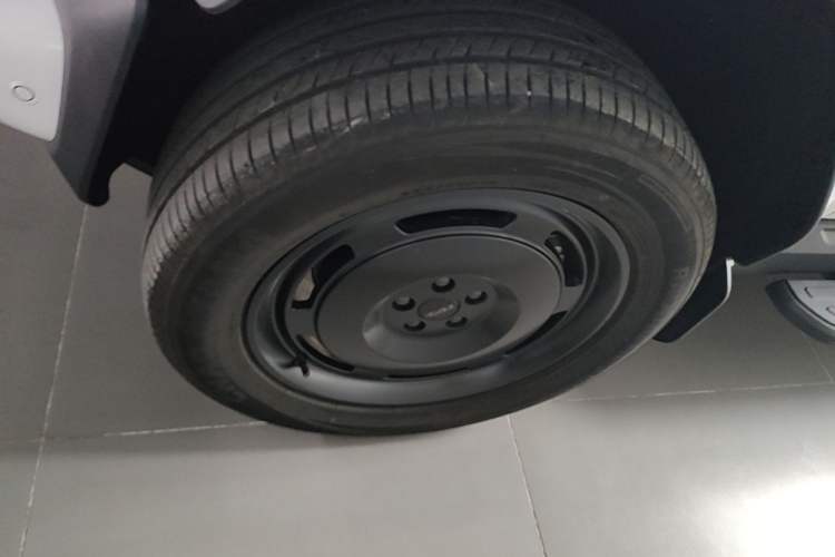 Used iCAR V23 2025 401 Two-Wheel Drive Intelligent Driving Version Left Front Wheel Hub