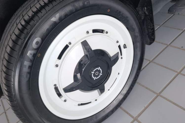 Used iCAR V23 2025 401 Two-Wheel Drive Advanced Edition Left Front Wheel Hub