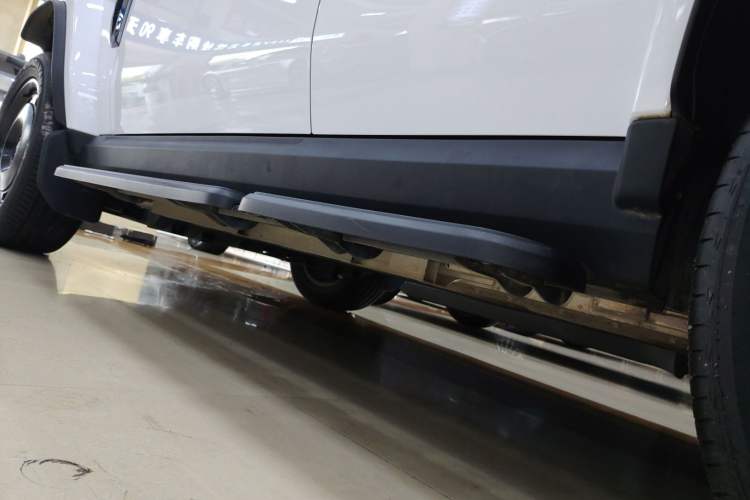 Used iCAR V23 2025 401 Two-Wheel Drive Intelligent Driving Version Left Side Sill