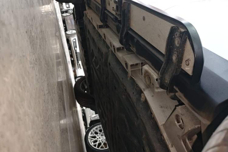 Used iCAR V23 2025 401 Two-Wheel Drive Advanced Edition Left Side Sill