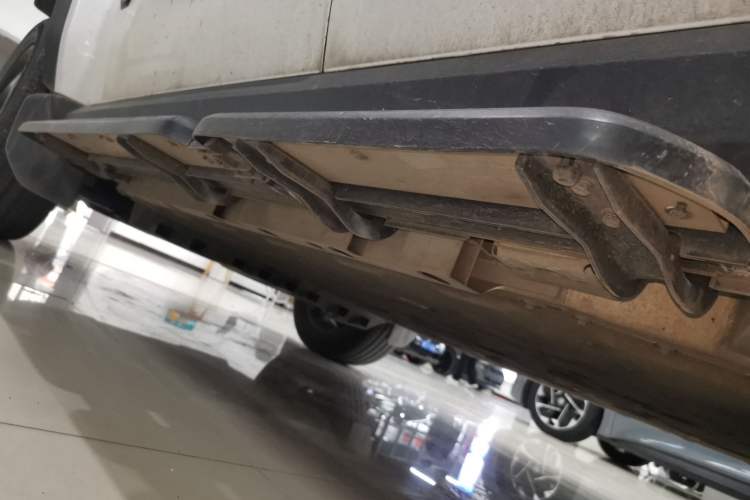 Used iCAR V23 2025 401 Two-Wheel Drive Intelligent Driving Version Left Side Sill