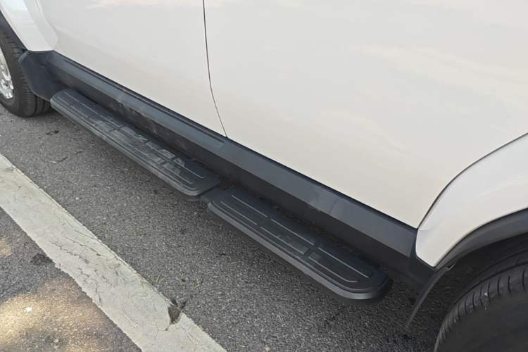 Used iCAR V23 2025 401 Two-Wheel Drive Intelligent Driving Version Left Side Sill